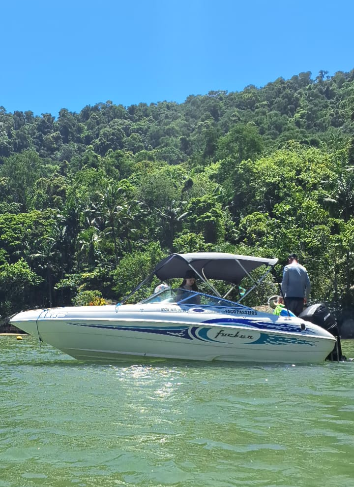 LANCHA PRIVATIVA PARATY Churrasqueira 