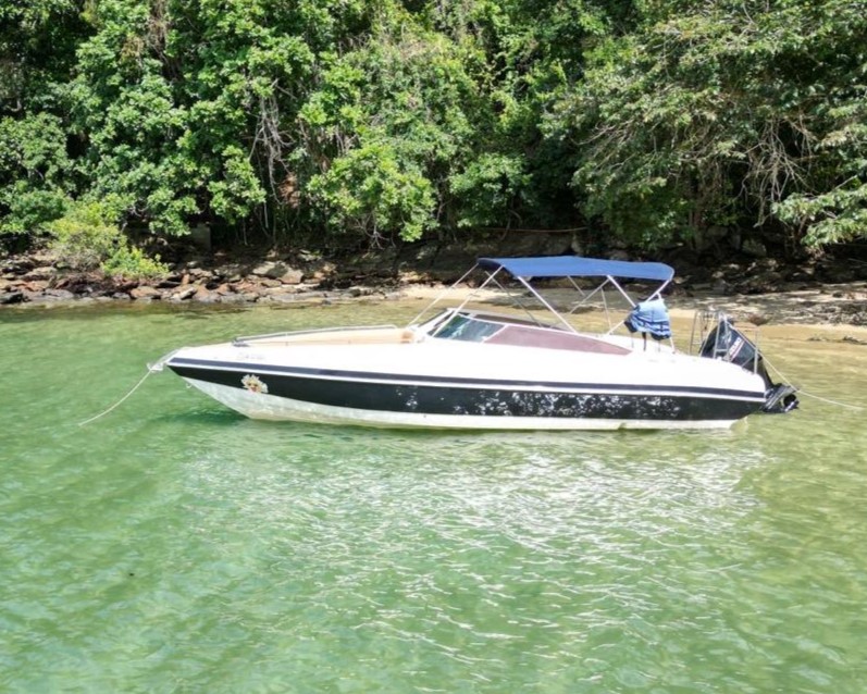 LANCHA PRIVATIVA PARATY Churrasqueira Abordo