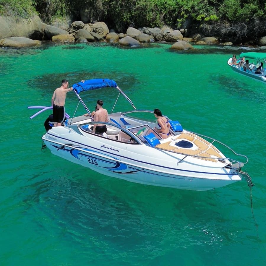 LANCHA PRIVATIVA PARATY Cabinada