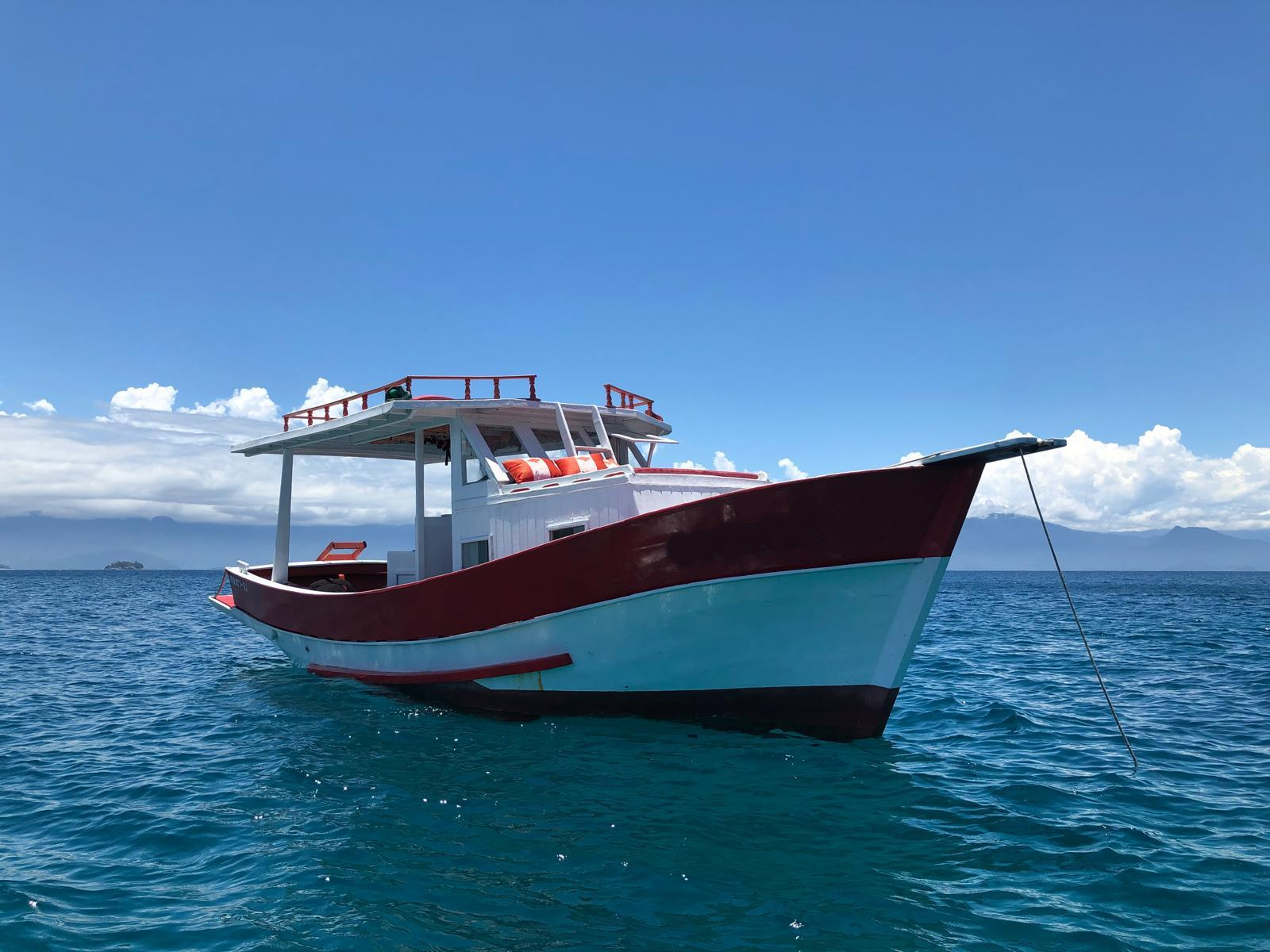BARCO PRIVATIVO PARATY Churrasqueira & Toilet Abordo