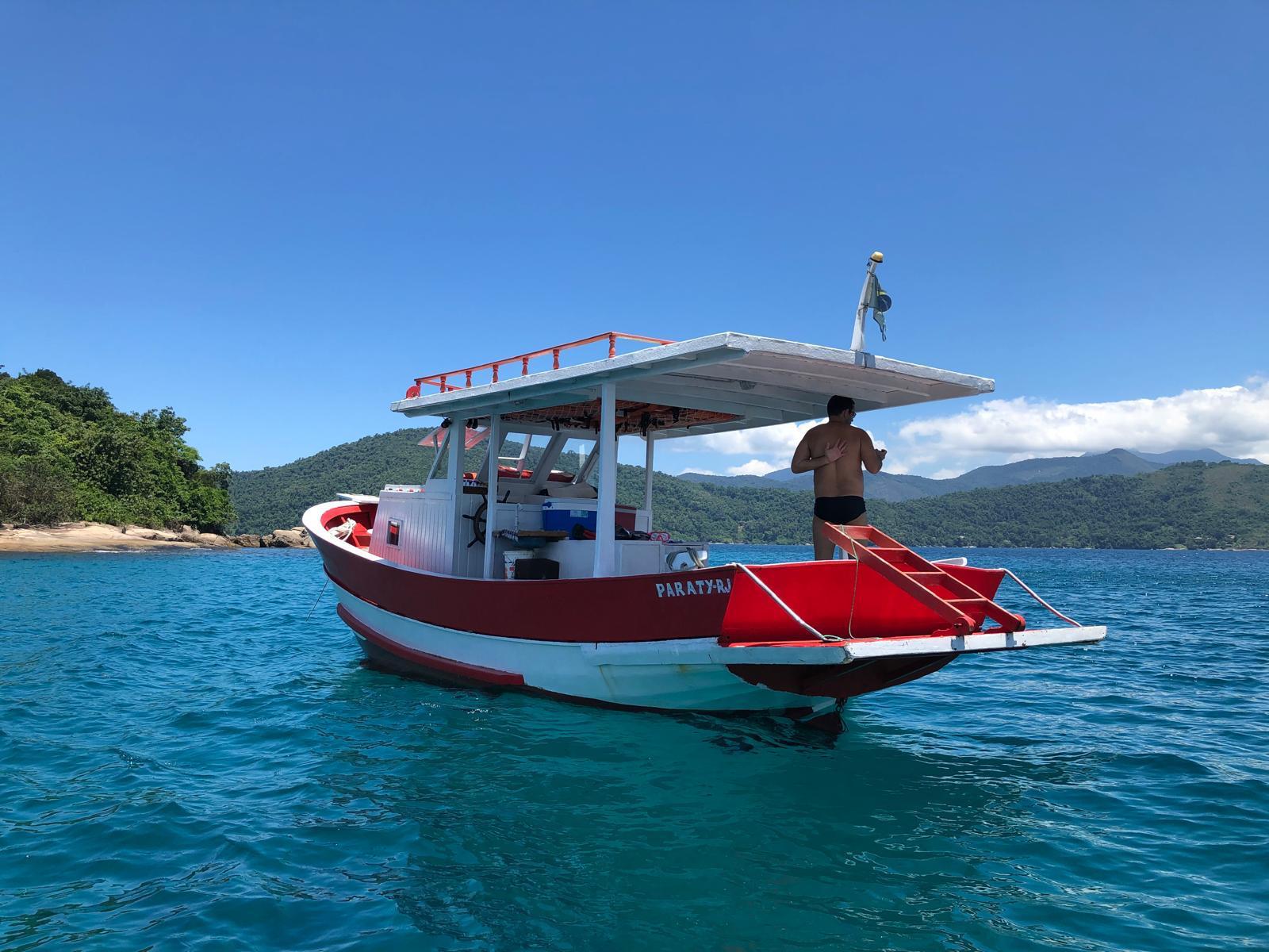 BARCO PRIVATIVO PARATY Churrasqueira & Toilet Abordo