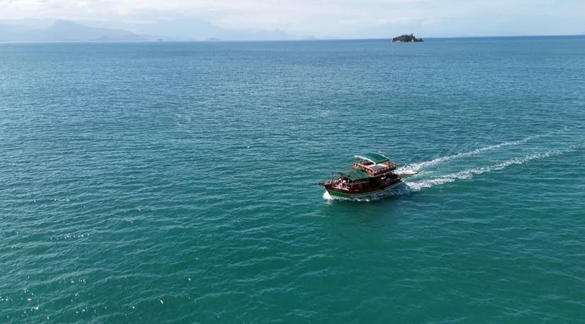 BARCO PRIVATIVO PARATY Churrasqueira & toilet Abordo