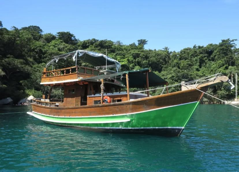 BARCO PRIVATIVO PARATY Churrasqueira & toilet Abordo