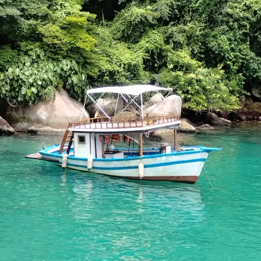 BARCO PRIVATIVO PARATY Churrasqueira & Toilet Abordo