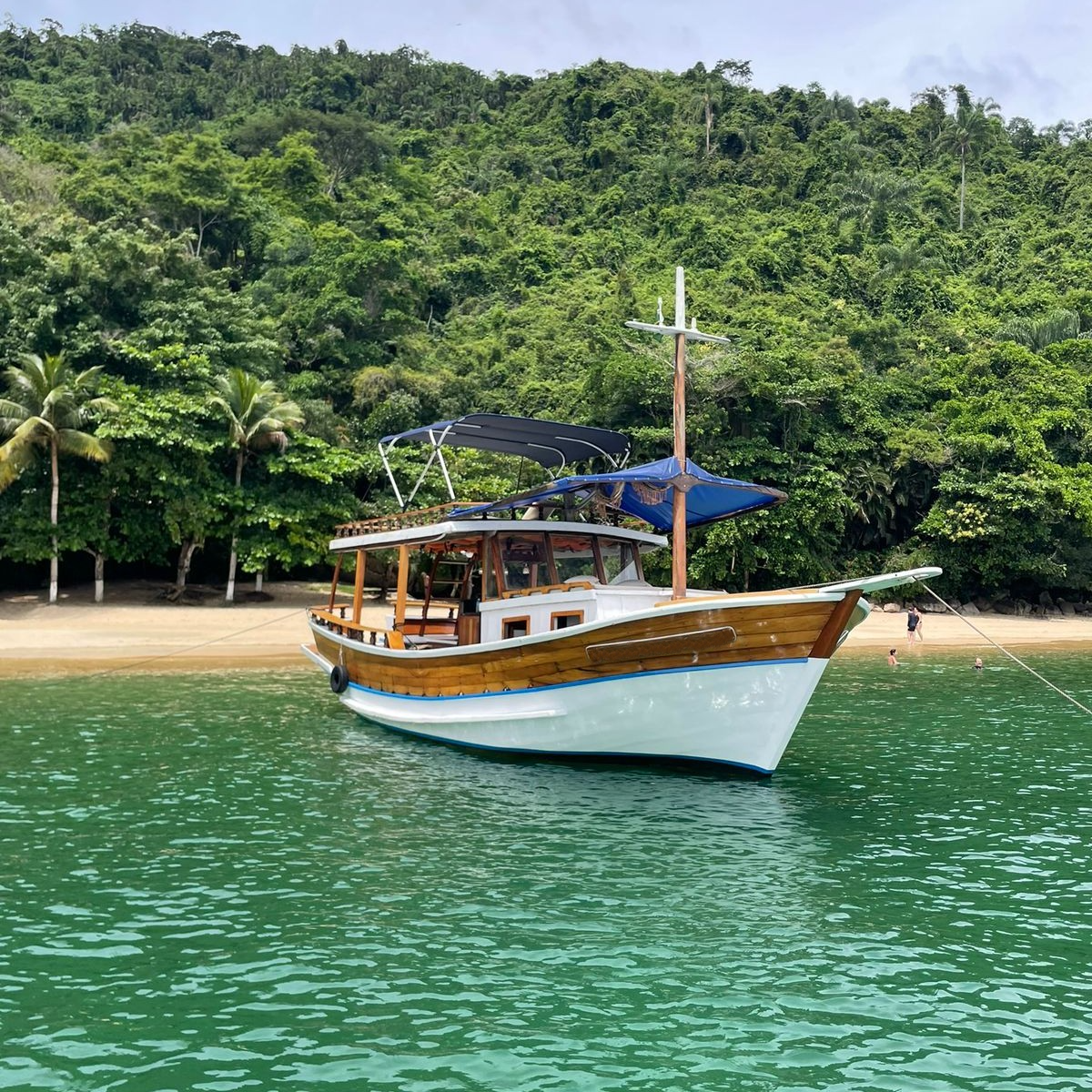 ESCUNA PRIVATIVO PARATY Churrasqueira & Toilet Abordo 