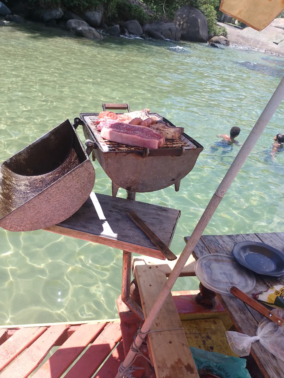BARCO PRIVATIVO PARATY  Churrasqueira & Toilet Abordo