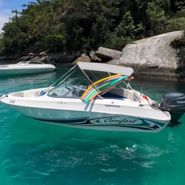 LANCHA PRIVATIVA PARATY Som & Cooler Abordo