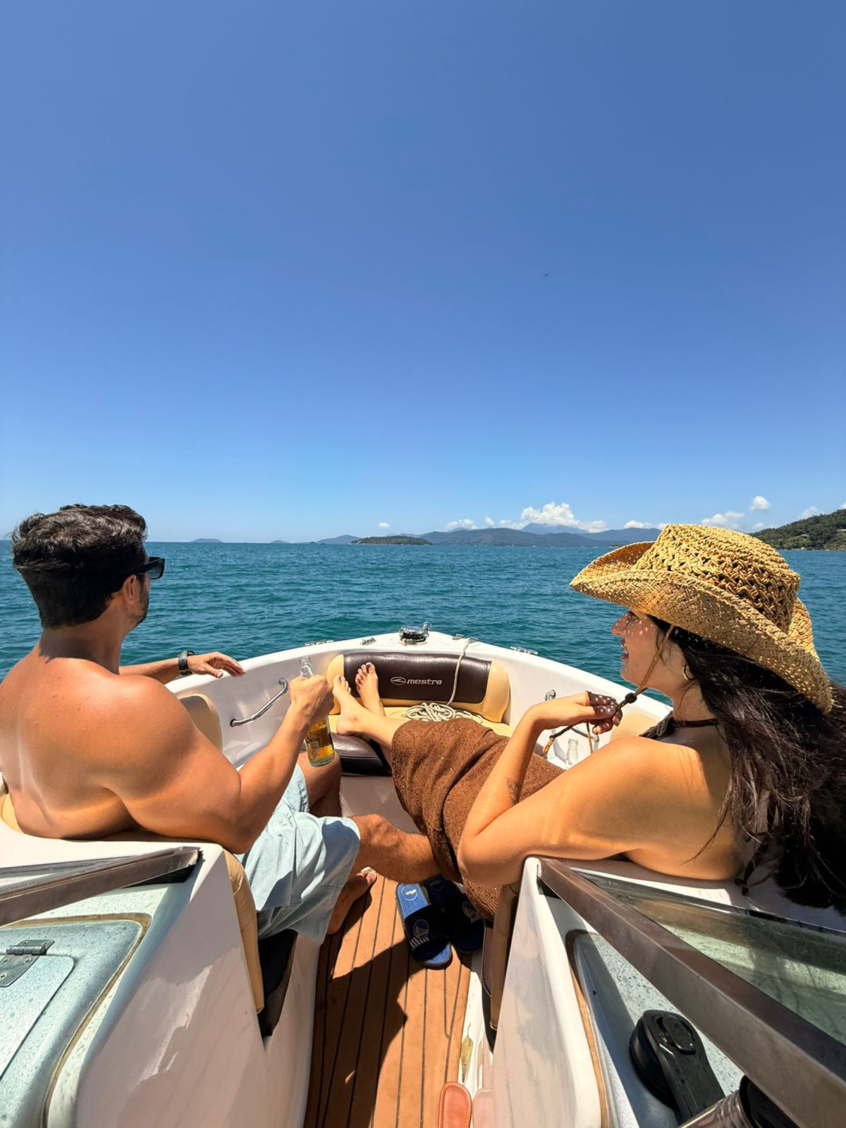 LANCHA PRIVATIVA PARATY Snokel & Cooler Abordo