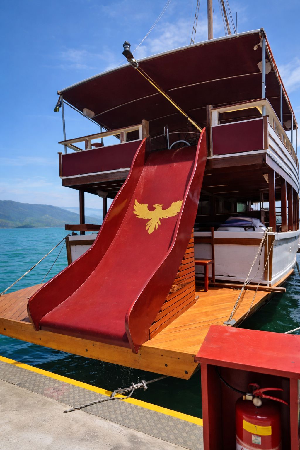 ESCUNA NOVA PARATY- Alto Padrão Roteiro Completo Jacuzzi Ar Condicionado Toboágua